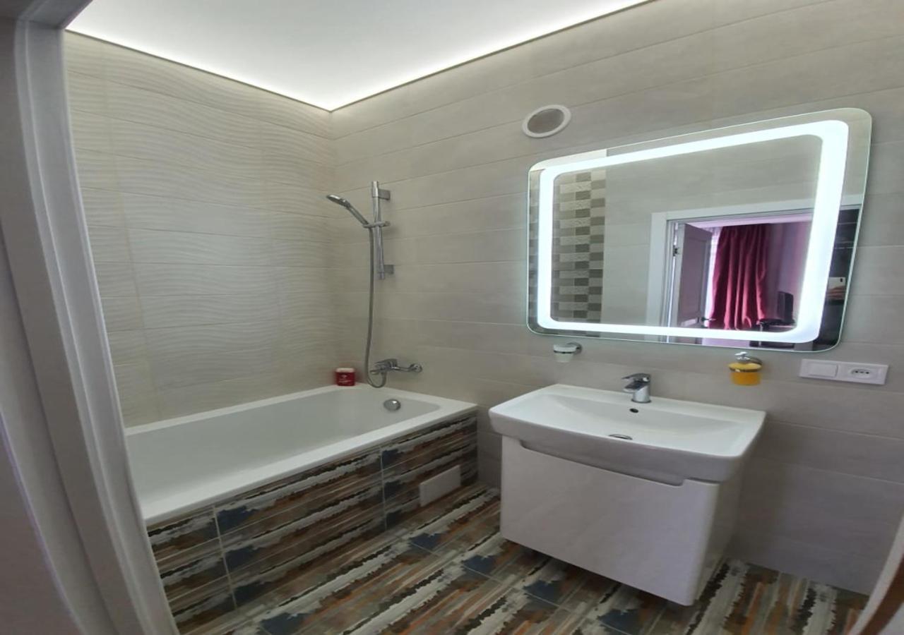 Lux New Apartment 2019 Kharkiv Eksteriør bilde
